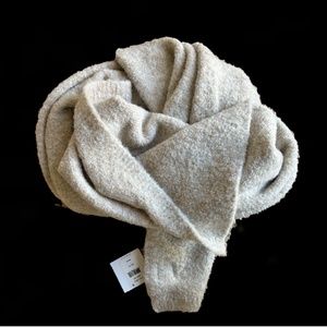 Tuckernuck Cream Teddy Boucle Blanket Scarf